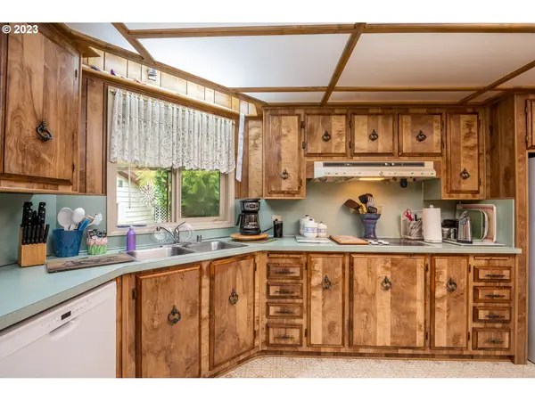 3071 STAPP DR, Eugene, OR 97408