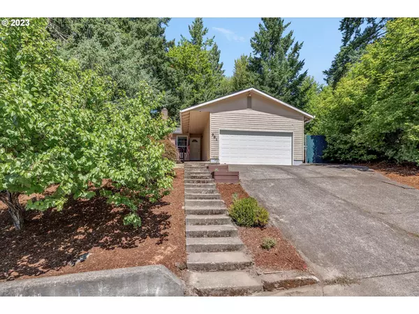 Estacada, OR 97023,981 NE HILL WAY