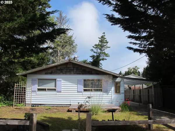 1215 273RD PL, Ocean Park, WA 98640