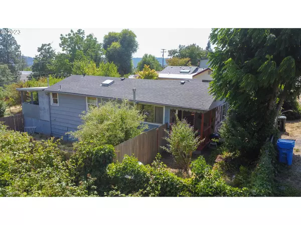 Sutherlin, OR 97479,332 E FIFTH AVE