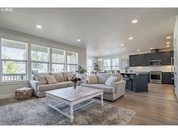 3391 VISTA HEIGHTS LN, Eugene, OR 97405