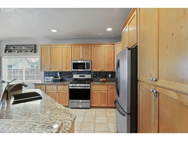 Eugene, OR 97404,3683 LODENQUAI LN