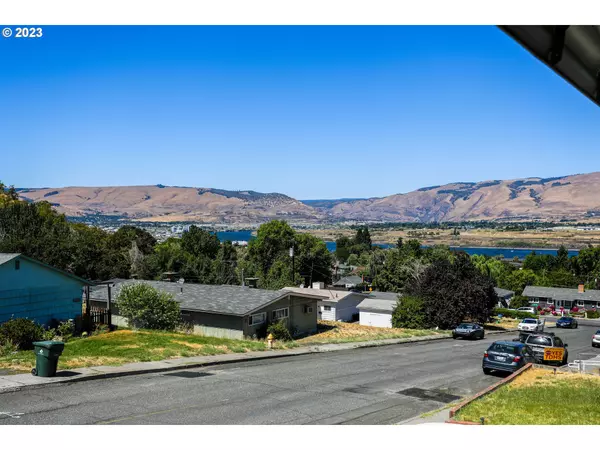 The Dalles, OR 97058,1628 NEVADA ST