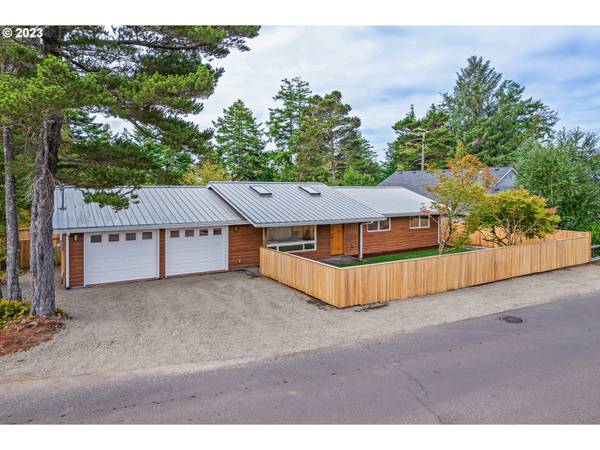 590 MANZANITA AVE, Manzanita, OR 97130