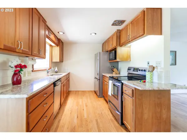 Eugene, OR 97405,3150 ONYX ST