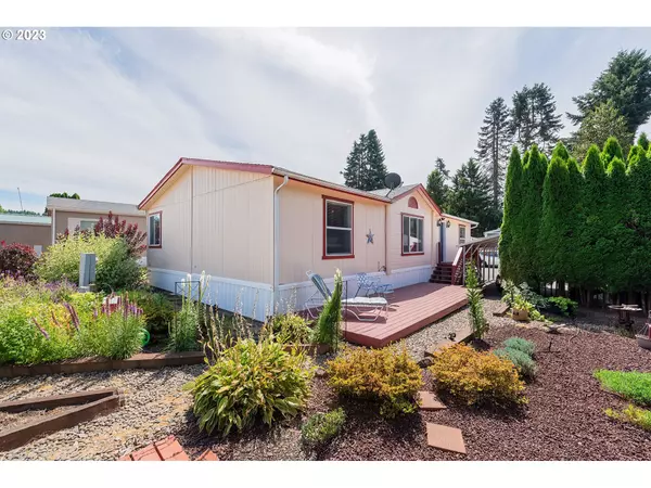 214 CHAPMAN RD #9, Castle Rock, WA 98611