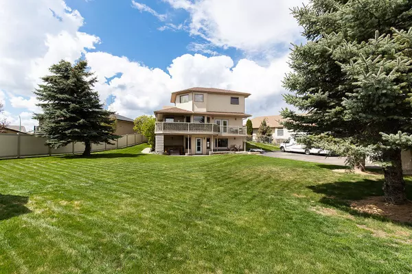 Medicine Hat, AB T1B4M8,37 Stein Close SE