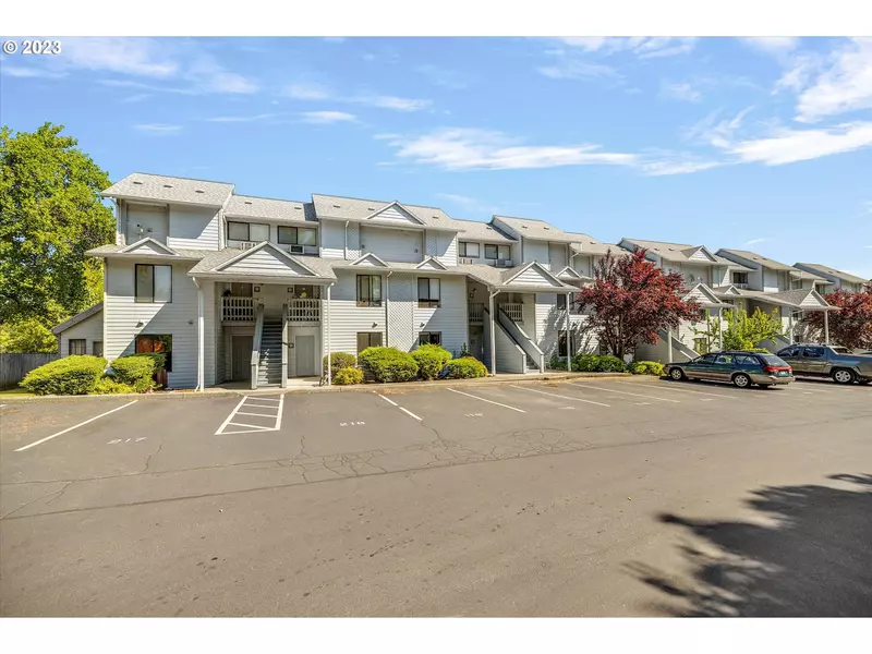 301 N 15TH ST #215, Hood River, OR 97031