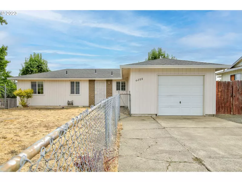 4288 CORONADO DR, Roseburg, OR 97471