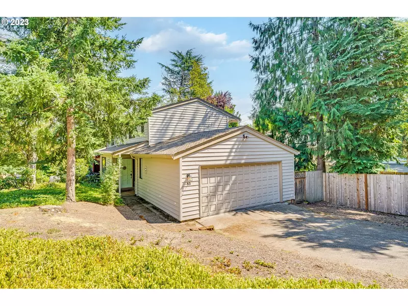 13 MOUNTAIN CIR, Lake Oswego, OR 97035