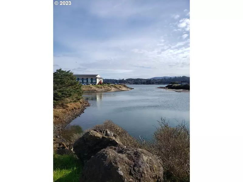 505 NW OCEANIA DR, Waldport, OR 97394