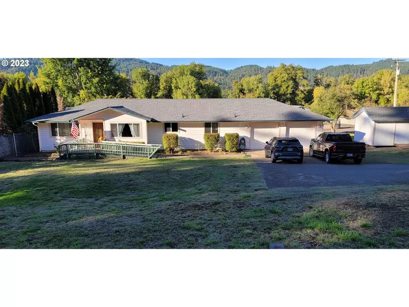 1229 South Side, Sutherlin, OR 97479