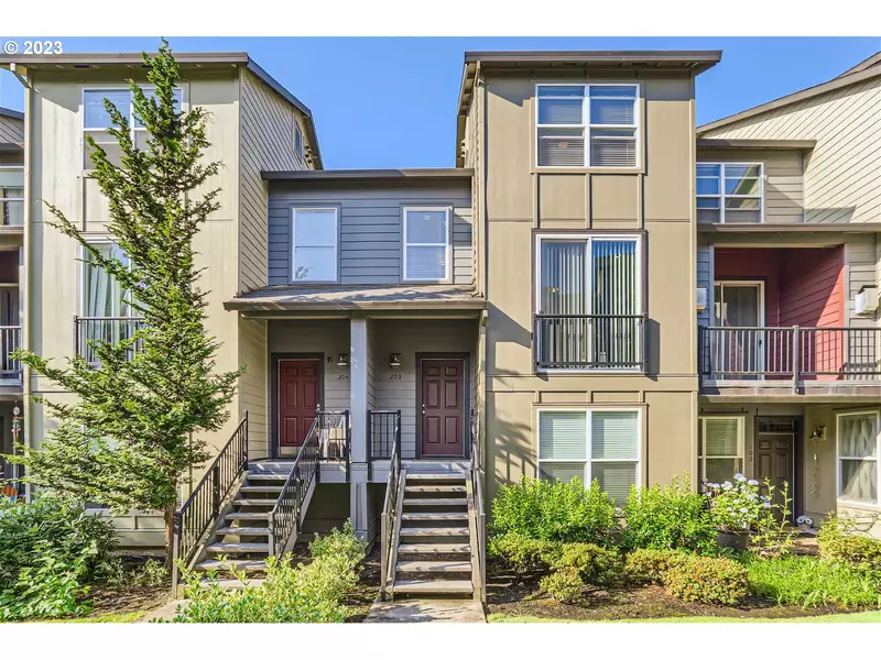 1990 NE CADBURY AVE #203, Beaverton, OR 97006