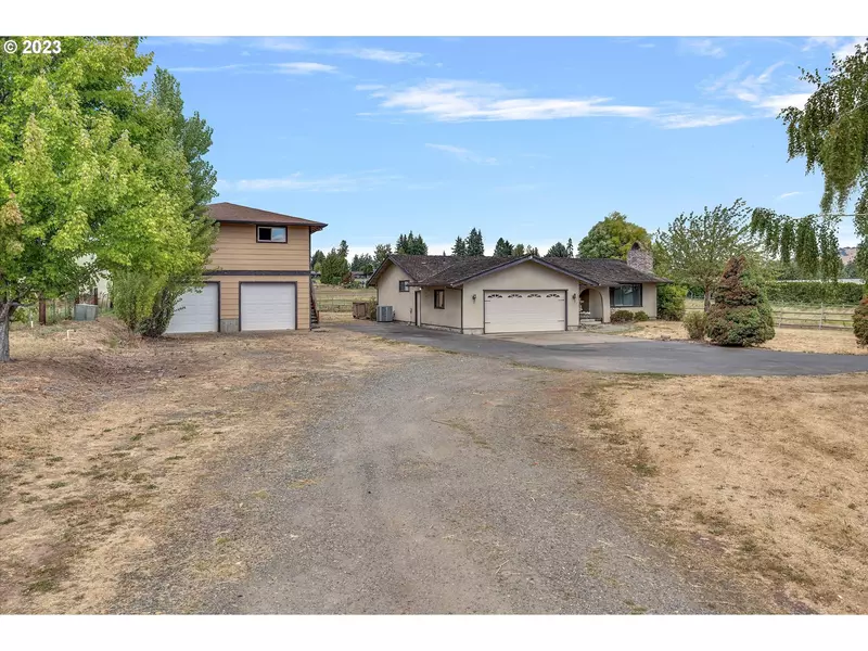 3910 SUMMIT DR, Hood River, OR 97031