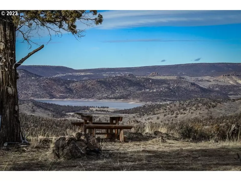 2400 SE Salt Creek RD, Prineville, OR 97754