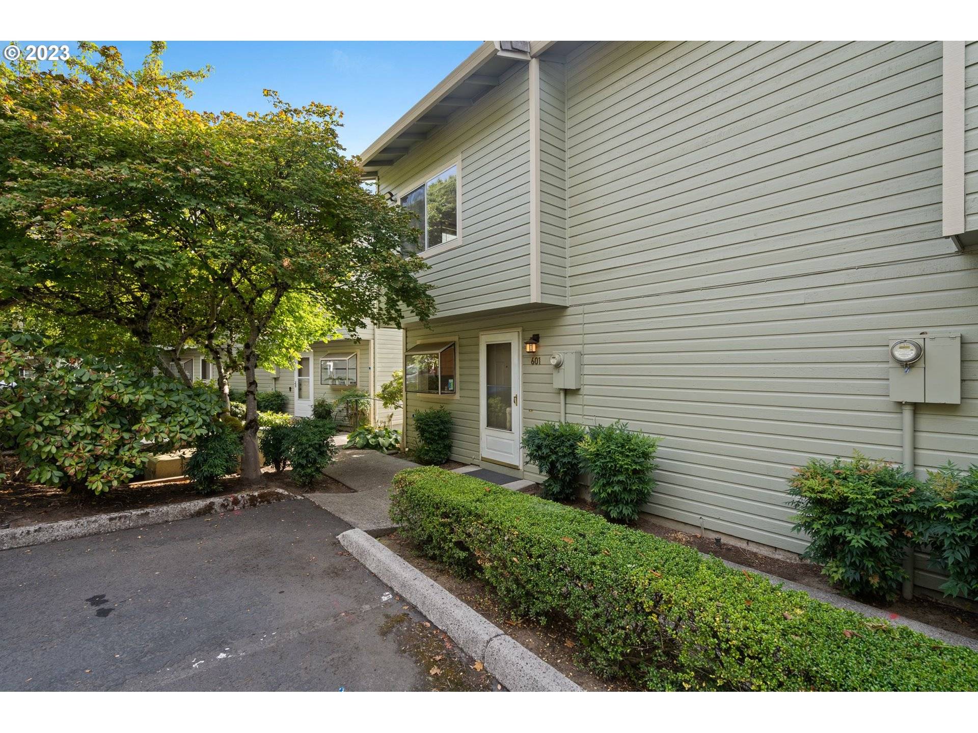 Lake Oswego, OR 97035,3433 MCNARY PKWY #601