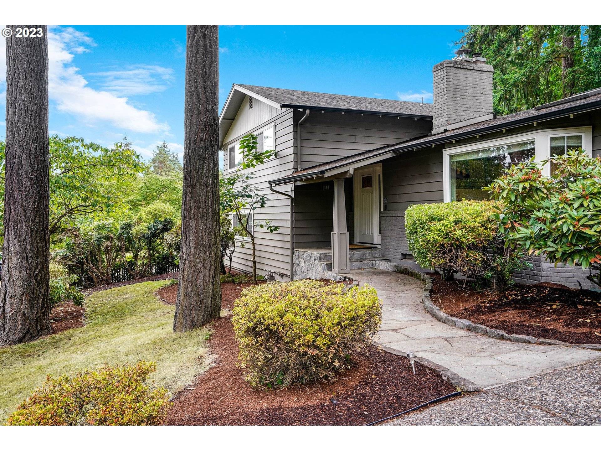 2400 PARK RD, Lake Oswego, OR 97034