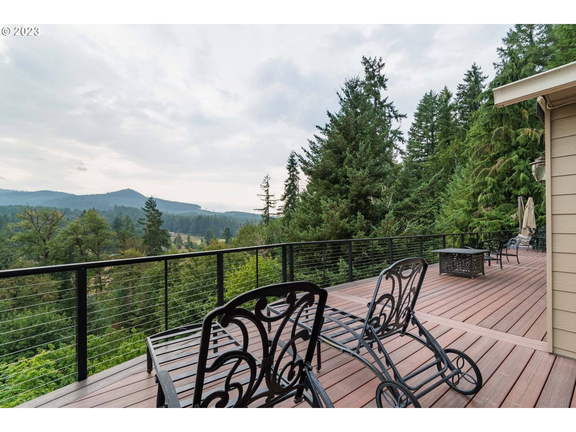 39350 EAGLES REST RD, Dexter, OR 97431