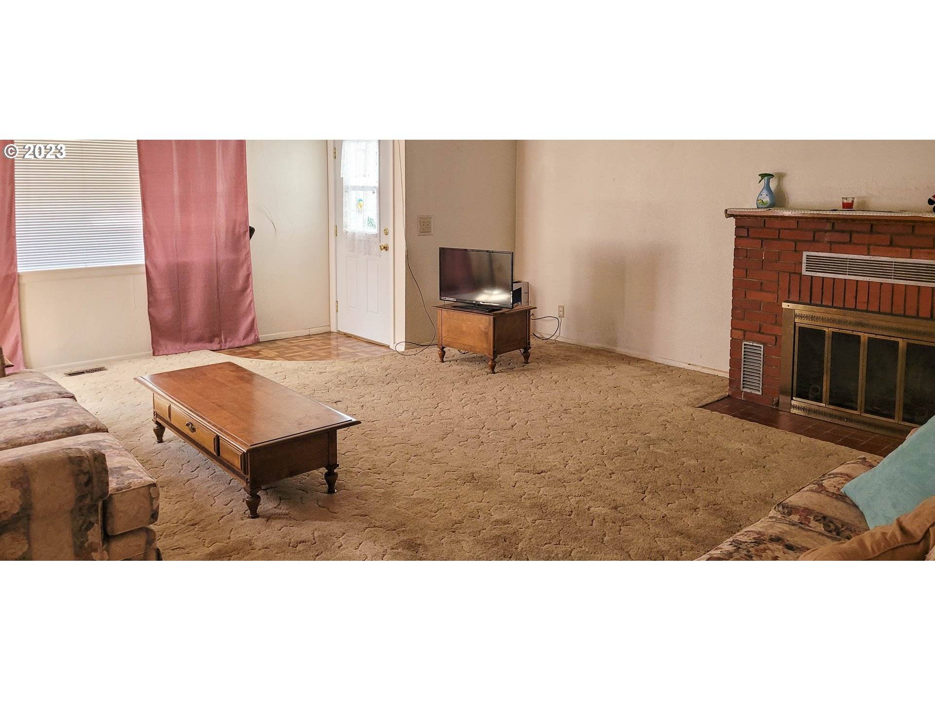 Sutherlin, OR 97479,214 TERRACE LN