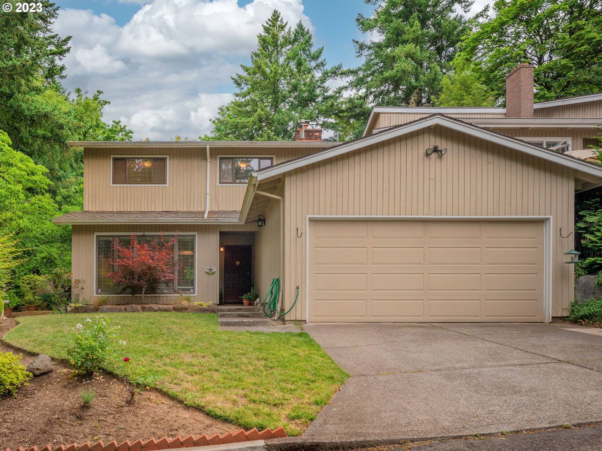 Lake Oswego, OR 97035,141 TOUCHSTONE CT