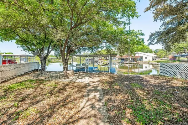 519 Brazos Harbor Drive,  Granbury,  TX 76048