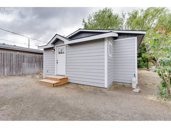 304 D ST, Dallesport, WA 98617