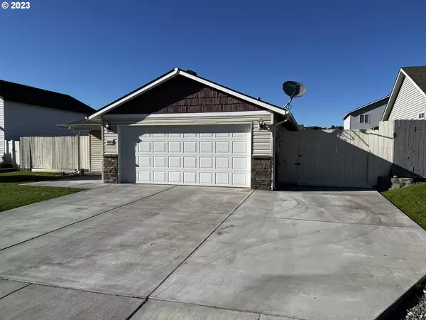 305 E FRANCOLIN AVE, Hermiston, OR 97838