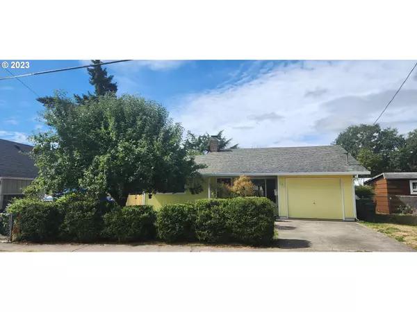 St Helens, OR 97051,395 N 6TH ST