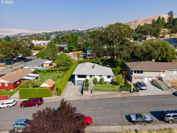 The Dalles, OR 97058,1610 NEVADA ST