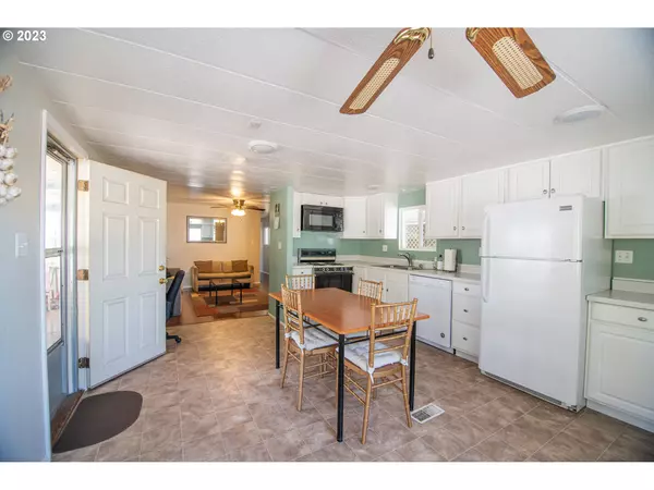 Eugene, OR 97405,34956 SEAVEY LOOP RD #73