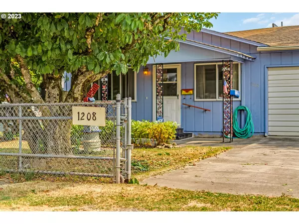 Kelso, WA 98626,1208 S 7th AVE