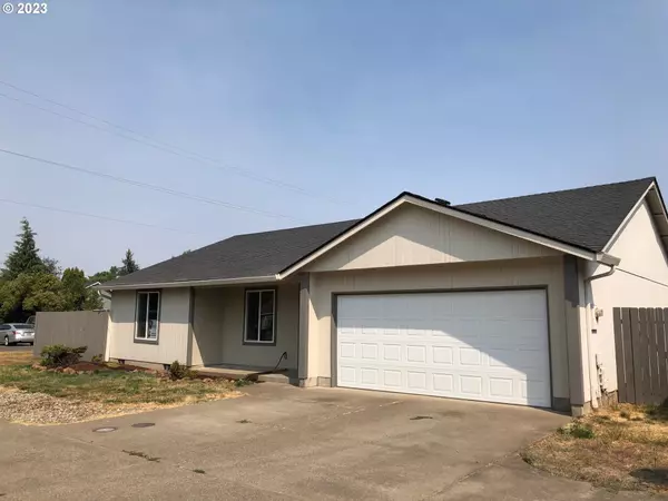 Salem, OR 97317,702 SE BUSTER LN