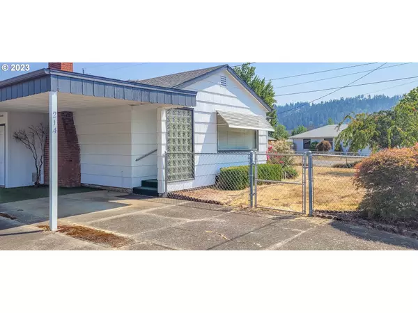 Sutherlin, OR 97479,214 TERRACE LN