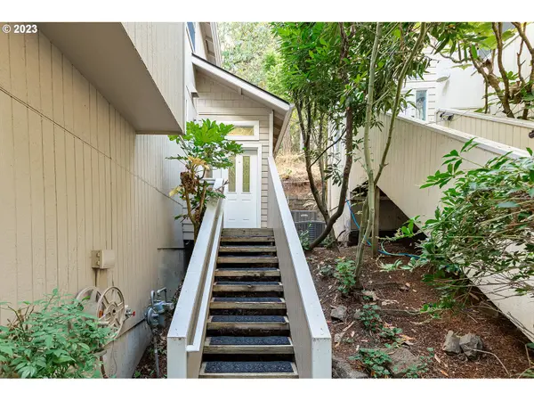 3812 COLONY OAKS DR, Eugene, OR 97405