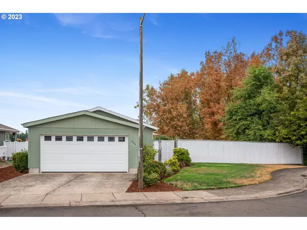 Molalla, OR 97038,720 ORIENTAL CT