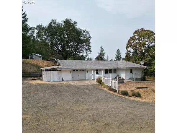 4140 OAK HILL RD, Roseburg, OR 97471