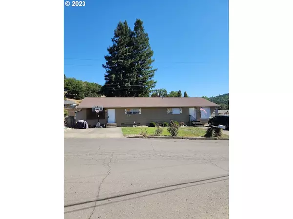 3237 NE HUGHES ST, Roseburg, OR 97470