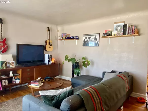 Springfield, OR 97477,733 CENTENNIAL BLVD