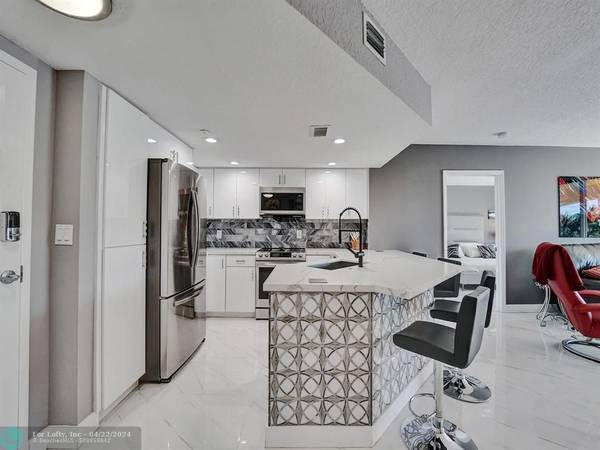 Hallandale Beach, FL 33009,201 Golden Isles Dr  #303