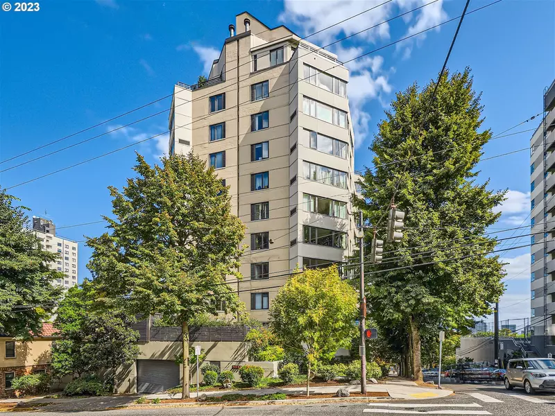 2245 SW PARK PL #3C, Portland, OR 97205