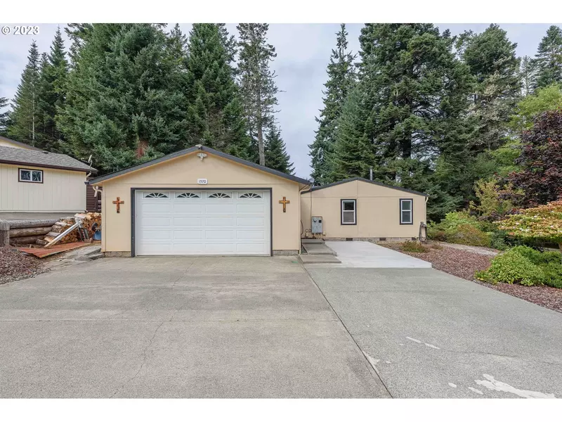 1570 KRISTI LOOP, Lakeside, OR 97449