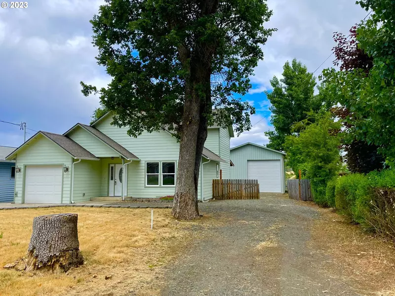 368 PAGE RD, Winchester, OR 97495