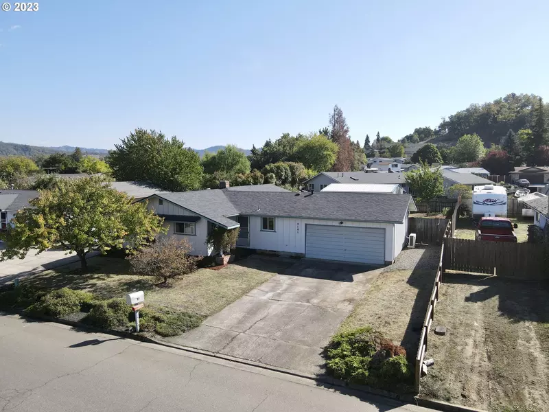 2101 GREEN AVE, Roseburg, OR 97471