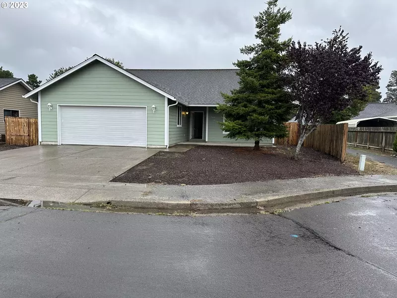 3410 E MYRTLE LOOP, Florence, OR 97439