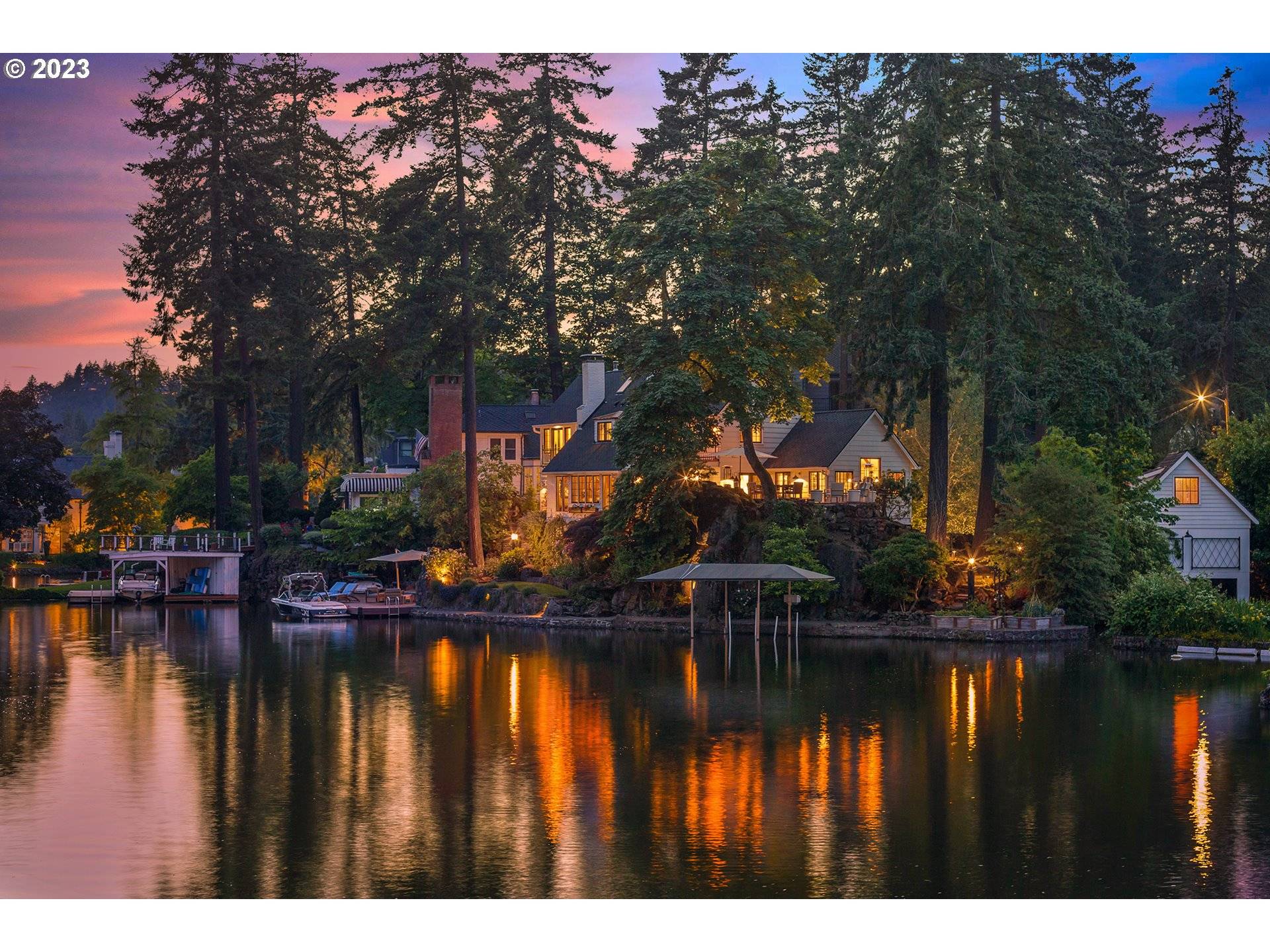 Lake Oswego, OR 97034,128 NORTHSHORE CIR