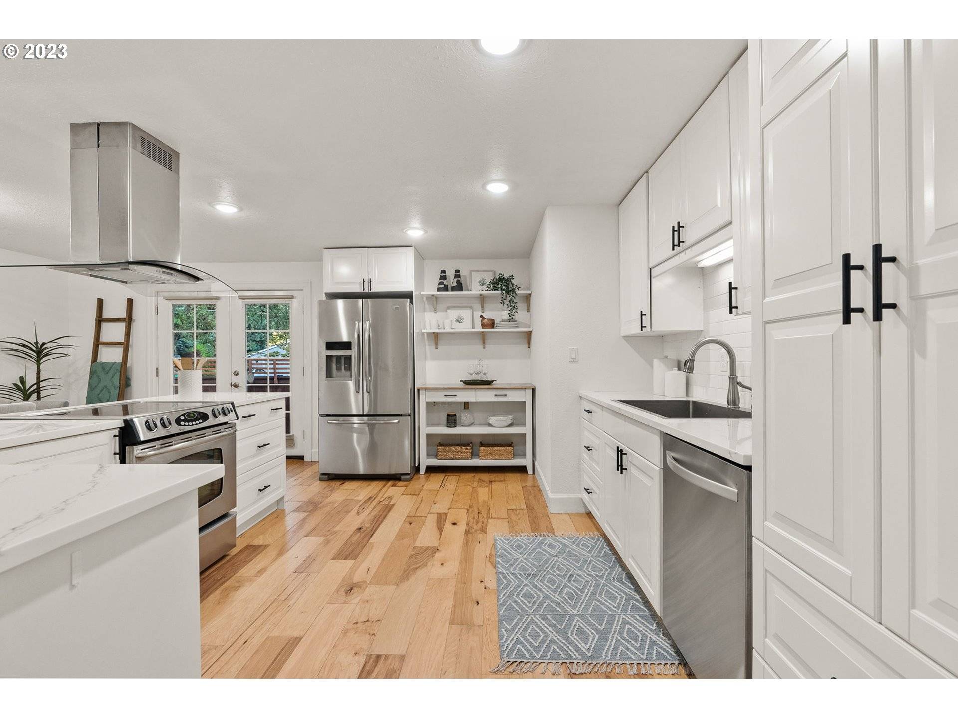 Lake Oswego, OR 97035,51 ORIOLE LN