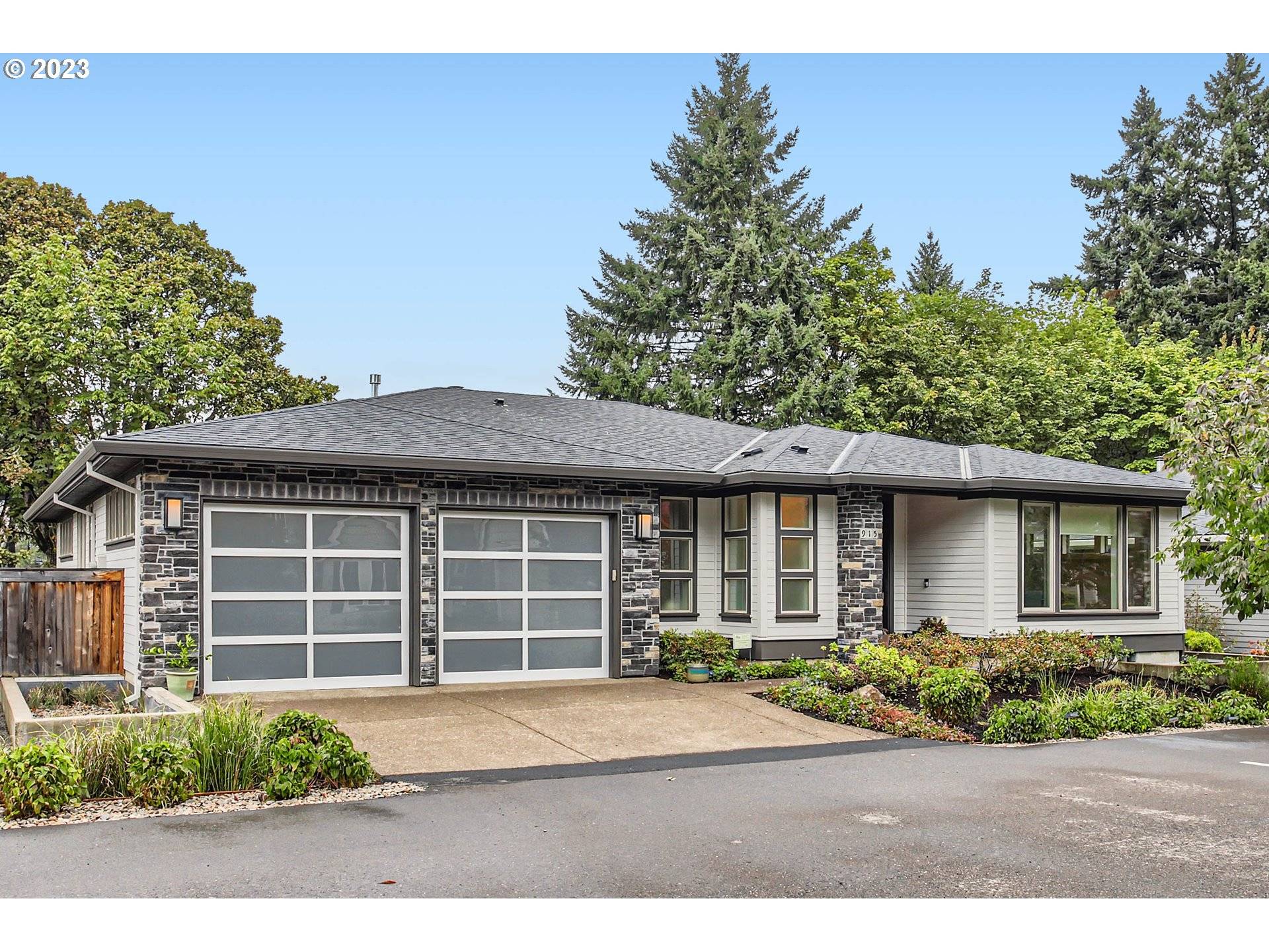 Lake Oswego, OR 97034,915 CEDAR ST