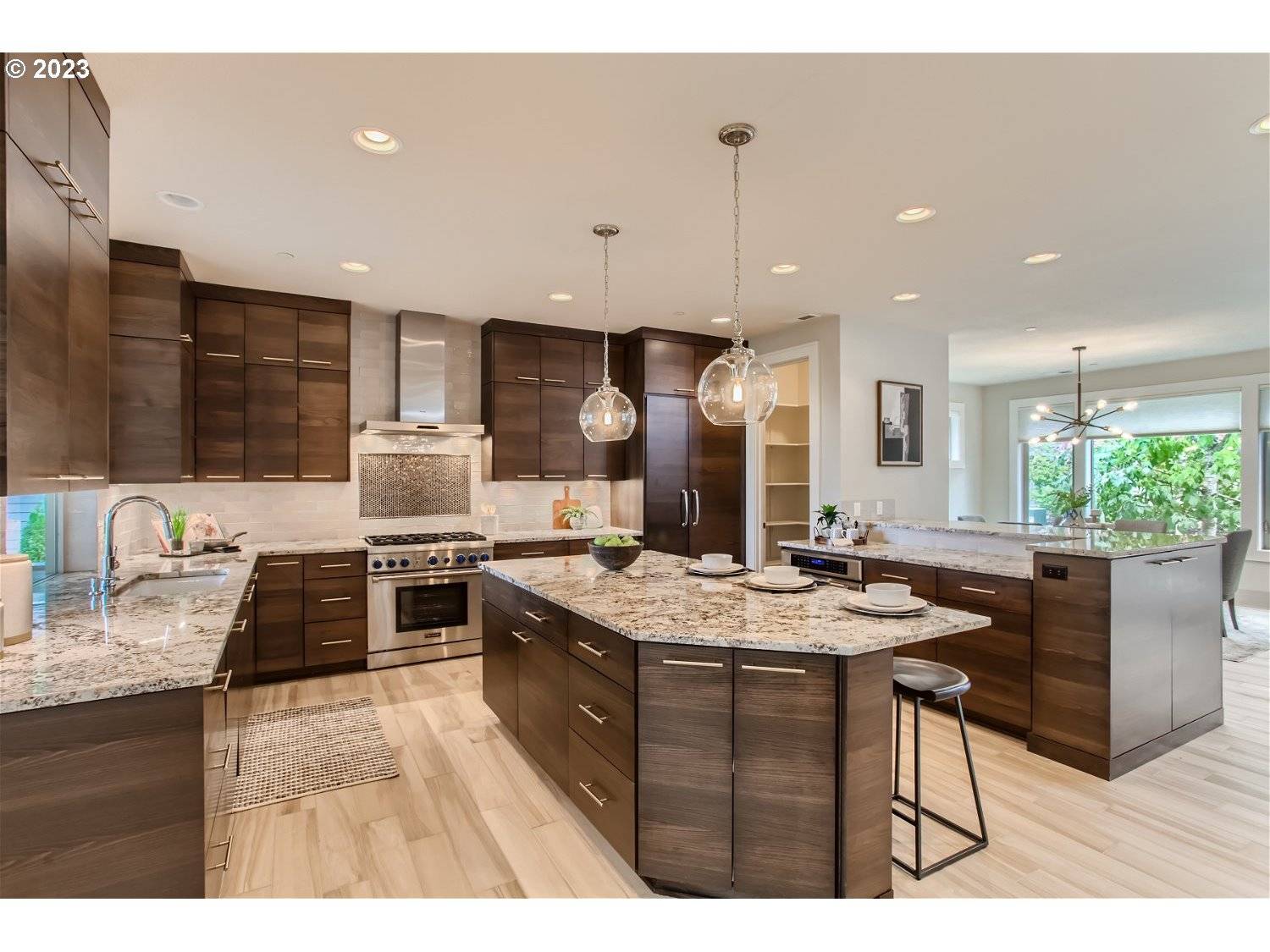 Lake Oswego, OR 97034,915 CEDAR ST