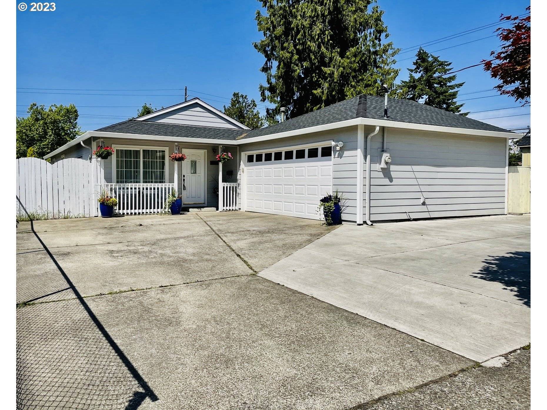 11633 SE WASHINGTON ST, Portland, OR 97216