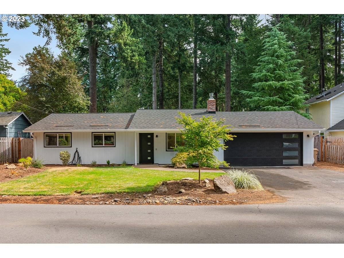 15930 WALUGA DR, Lake Oswego, OR 97035